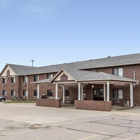Econo Lodge Inn & Suites Дабек Экстерьер фото