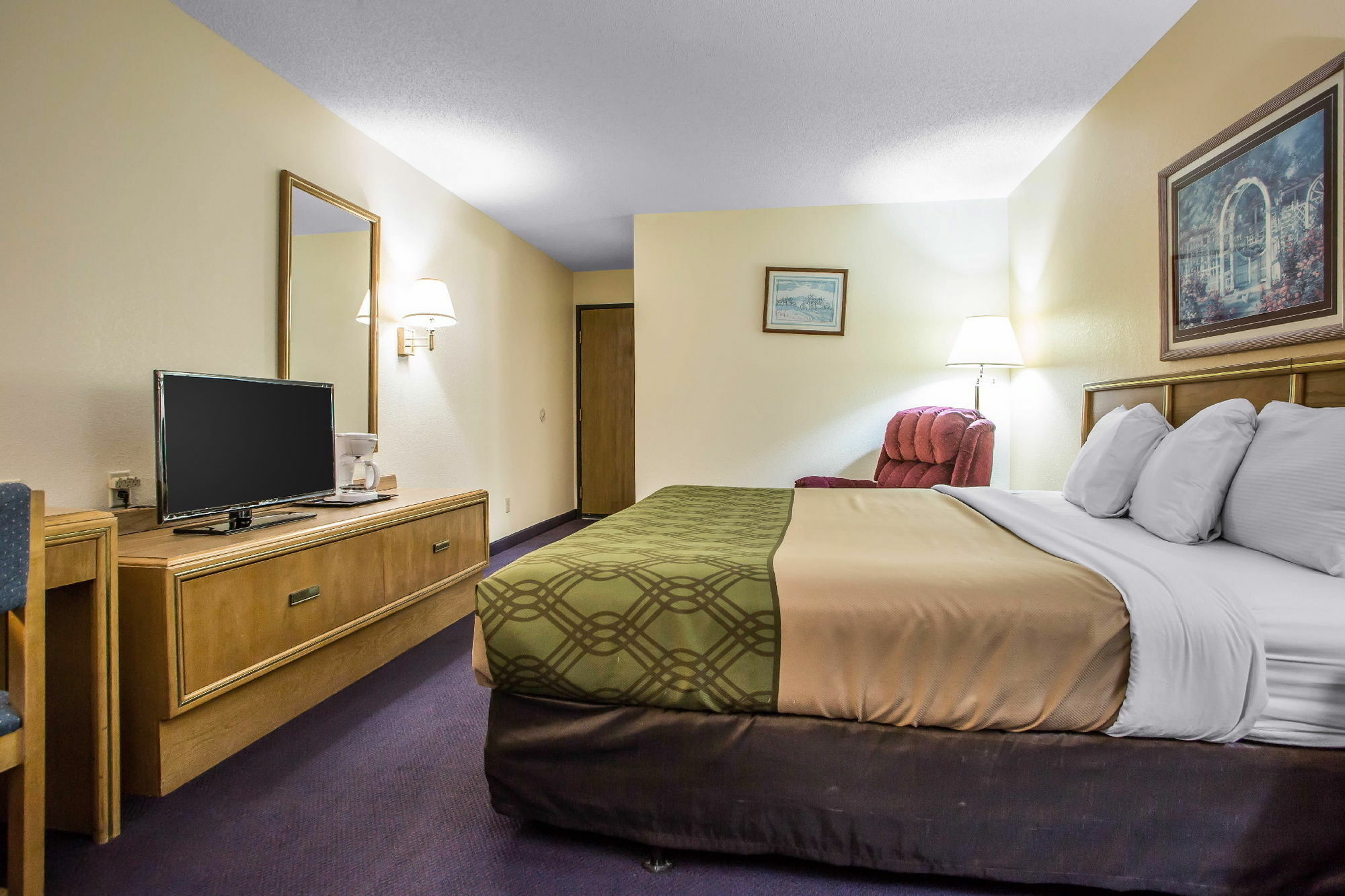 Econo Lodge Inn & Suites Дабек Экстерьер фото